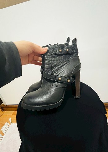 tory-burch 36