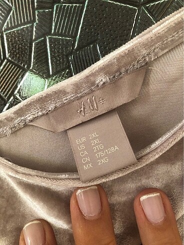 H&M H&M ince kadife abiye bluz büyük beden