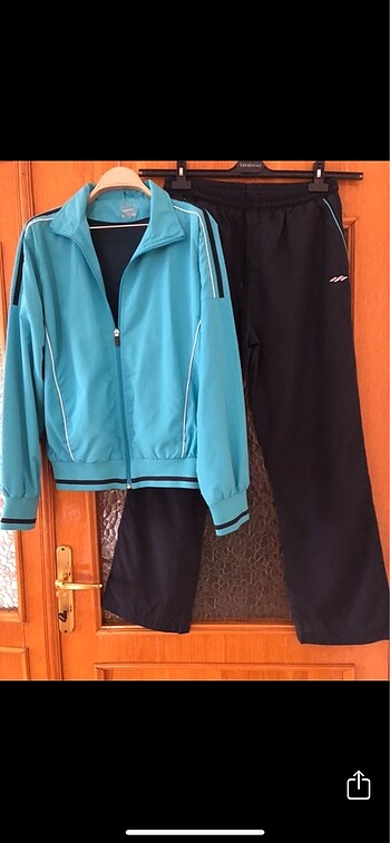 Sportive eşofman takımı
