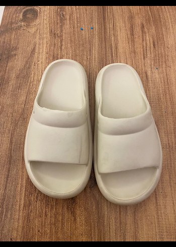 Beyaz Dolgu Topuklu Kadın Terlik - Görsel 2