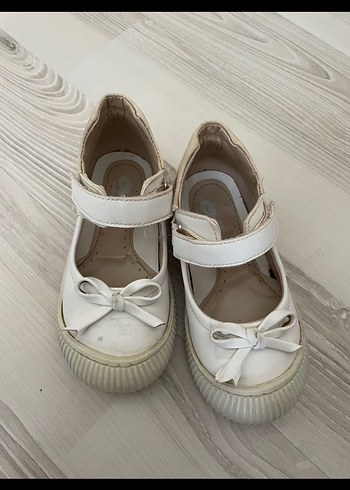 Kız Çocuk Beyaz Fırfırlı Babet Ayakkabı - Görsel 2