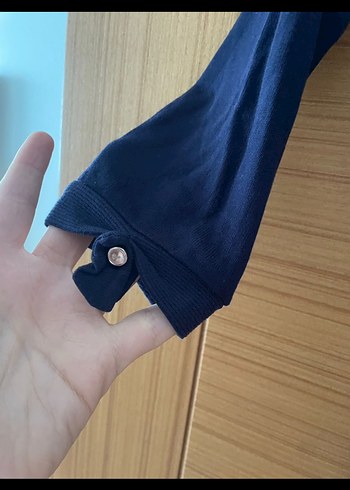 Lacivert V Yaka Düğmeli Kadın Bluz - Görsel 2