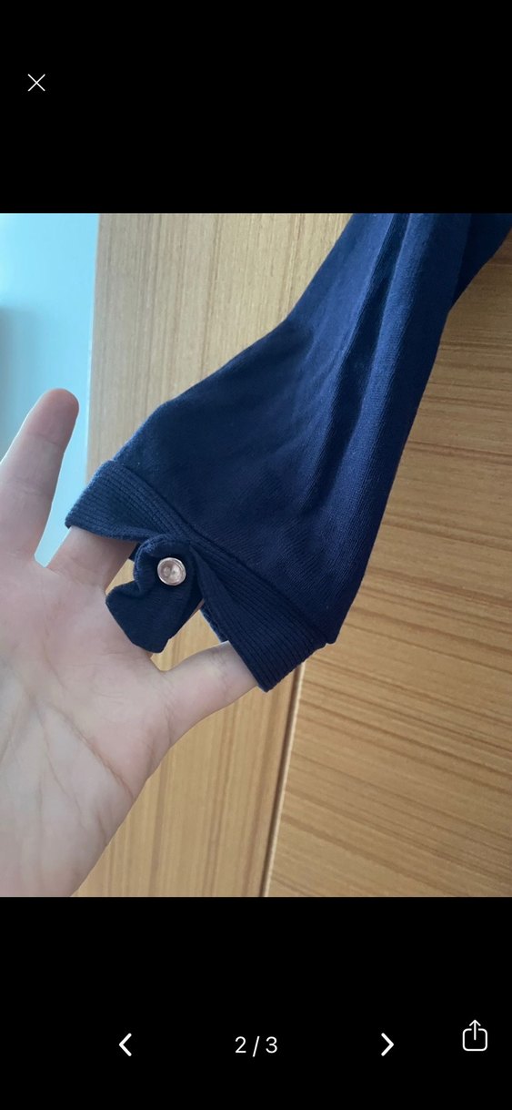 Lacivert V Yaka Düğmeli Kadın Bluz - Görsel 2