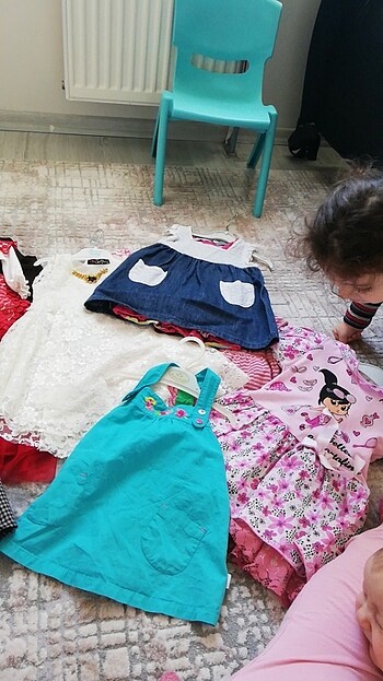 Standart Beden Beden çeşitli Renk Kız çocuk elbiseleri her yaşta hepsi yeni