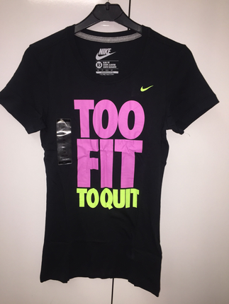 Nike tshirt bayan XS 