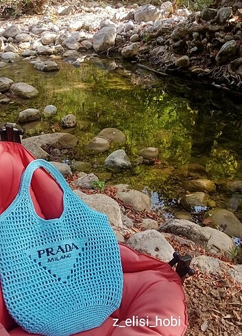 Diğer Prada model el örgüsü çanta