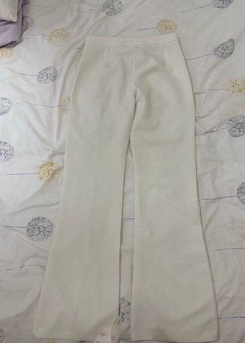 Beyaz çımalı yırtmaçlı pantolon - Görsel 5