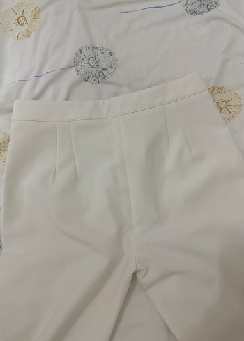 Beyaz çımalı yırtmaçlı pantolon - Görsel 4