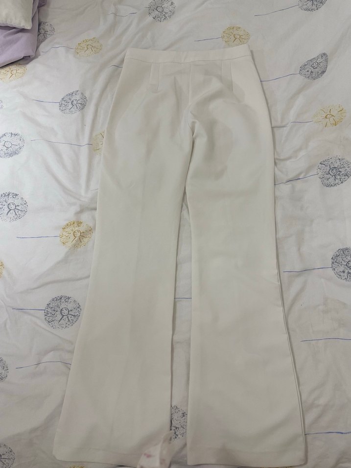 Beyaz çımalı yırtmaçlı pantolon - Görsel 5