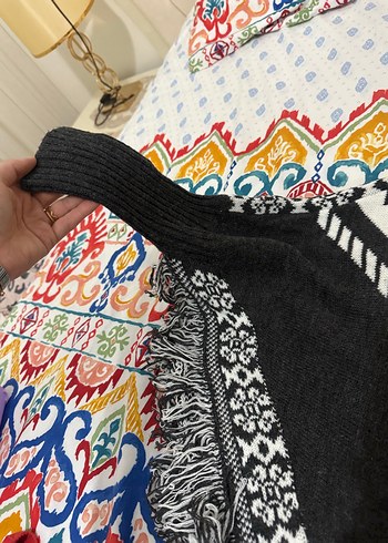 Siyah Desenli Bohem Örgü Kadın Panço - Görsel 4