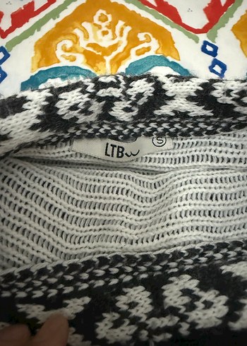 Siyah Desenli Bohem Örgü Kadın Panço - Görsel 3