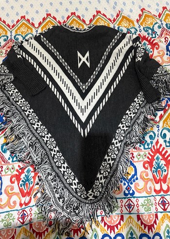 Siyah Desenli Bohem Örgü Kadın Panço - Görsel 5