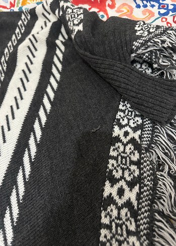 Siyah Desenli Bohem Örgü Kadın Panço - Görsel 2