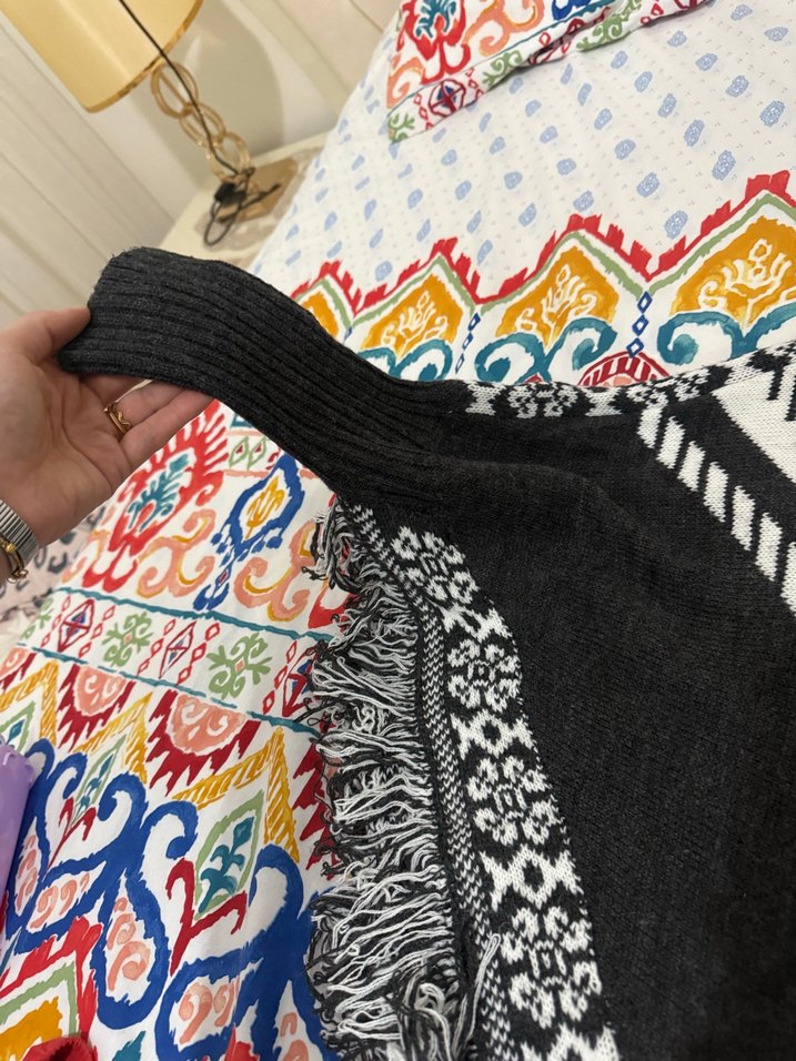Siyah Desenli Bohem Örgü Kadın Panço - Görsel 4