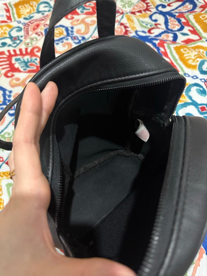 LCW Siyah Deri Kadın Sırt Çantası - Görsel 3