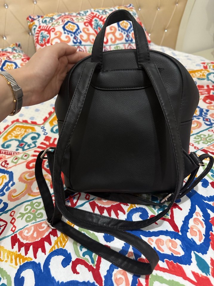LCW Siyah Deri Kadın Sırt Çantası - Görsel 2