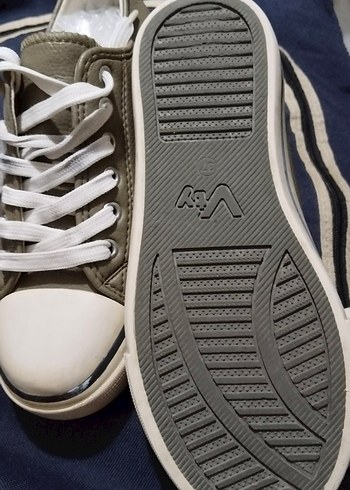 37 Beden Bej yeşil tonlarinda Bağcıklı Kadın Sneakers