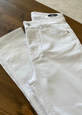 Beyaz Mini Kadın Kot Pantolon - Görsel 4