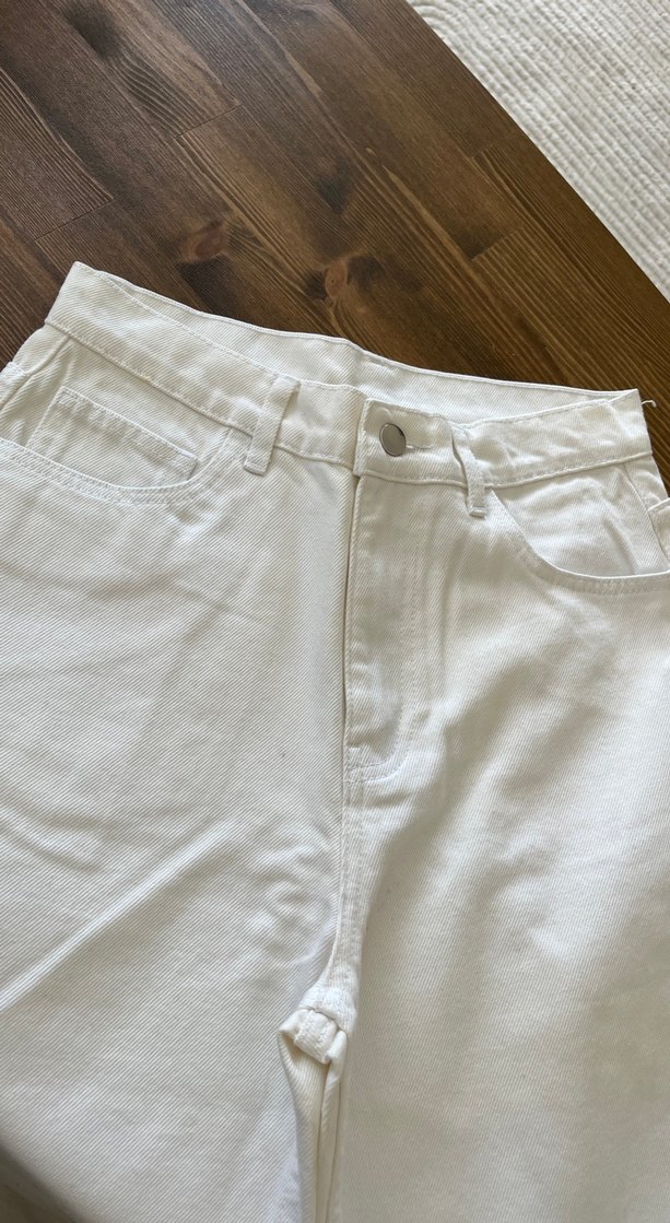 Düğmeli Beyaz Kadın Kot Pantolon - Görsel 3