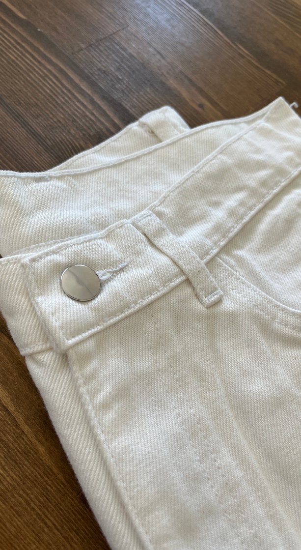Düğmeli Beyaz Kadın Kot Pantolon - Görsel 2