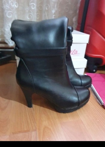 Siyah Deri Dizüstü Stiletto Topuklu Bot - Görsel 3