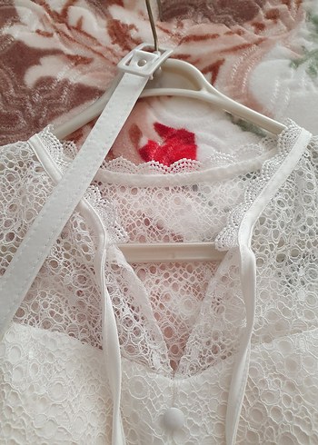 Bohem V Yaka Beyaz A Kesim abiye sadece 1 kez giyildi - Görsel 3