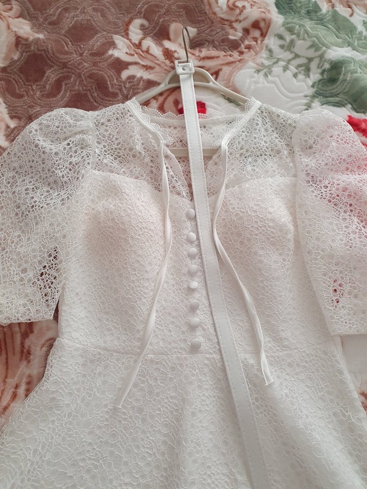 Bohem V Yaka Beyaz A Kesim abiye sadece 1 kez giyildi - Görsel 4