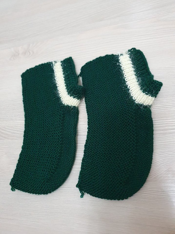 Erkek Bebek Örgü Yeşil Patik - Görsel 2