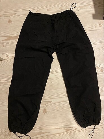 m Beden siyah Renk stradivarius parasut pantolon