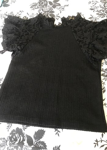 m Beden Fırfırlı Siyah Kısa Kollu Örgü Bluz