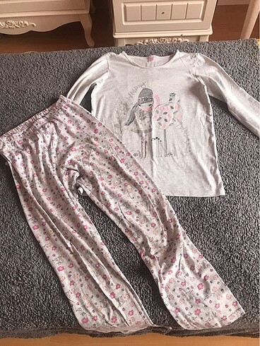 Temiz pijama takımı
