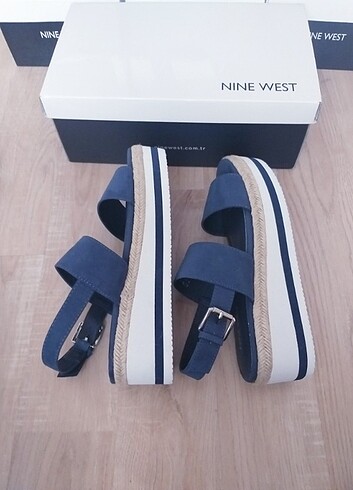 Nine West Nine West Dolgu Topuk Sandalet 