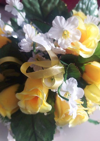 Sarı Yapay Çiçek  vitrinde durdu - Görsel 4