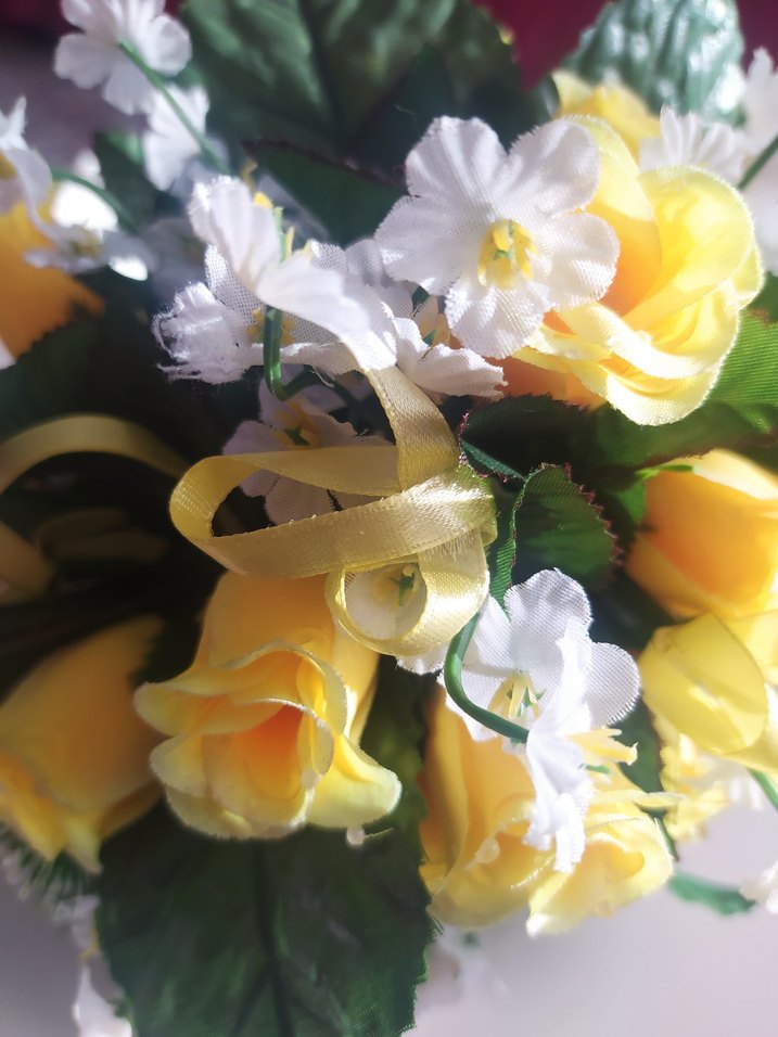 Sarı Yapay Çiçek  vitrinde durdu - Görsel 4