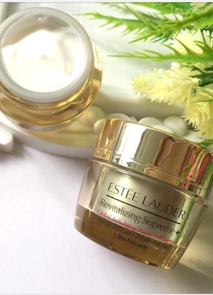 ESTEE LAUDER REVİLATİZİNG SUPREME ANTİ AGİNG KREM 