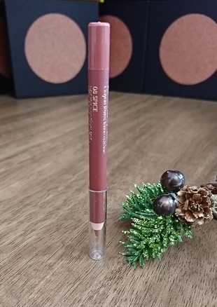 ESTEE LAUDER SPİCE DUDAK KALEMİ 
