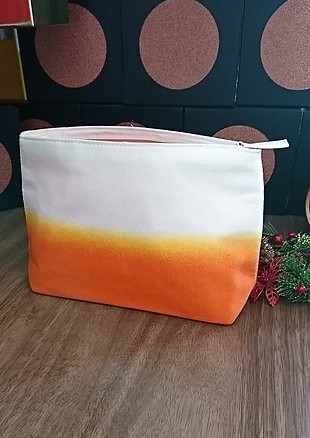 Biotherm makyaj çantası 