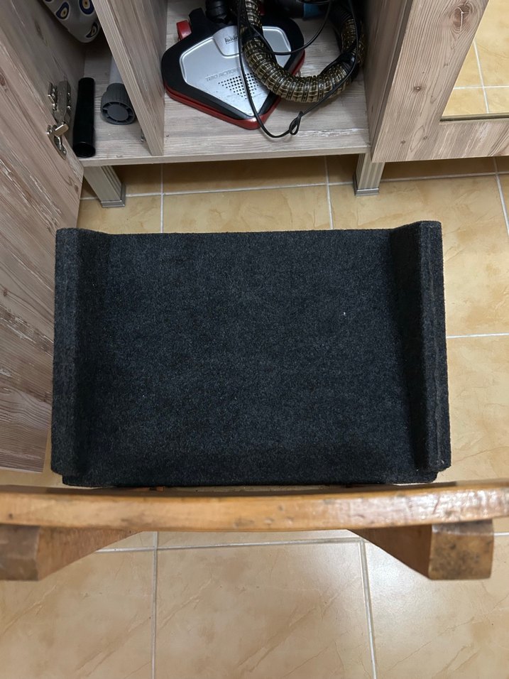 Siyah kitap okuma aparatı - Görsel 2