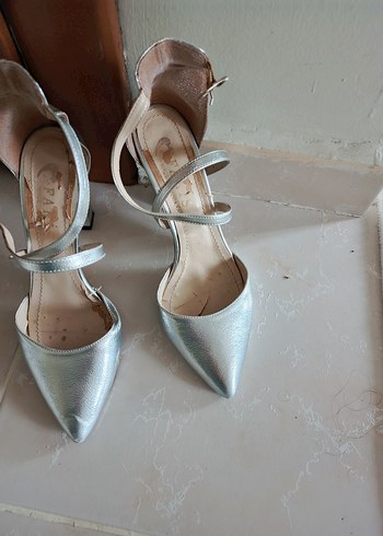 Gri Yılan Desenli Metal Topuklu Kadın Ayakkabı - Görsel 3