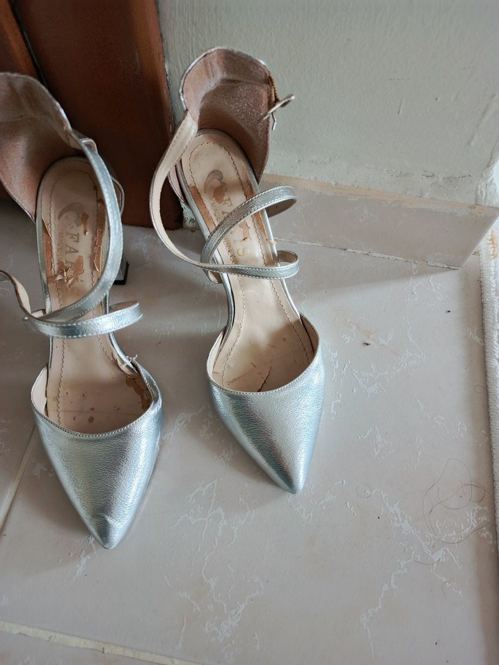 Gri Yılan Desenli Metal Topuklu Kadın Ayakkabı - Görsel 3