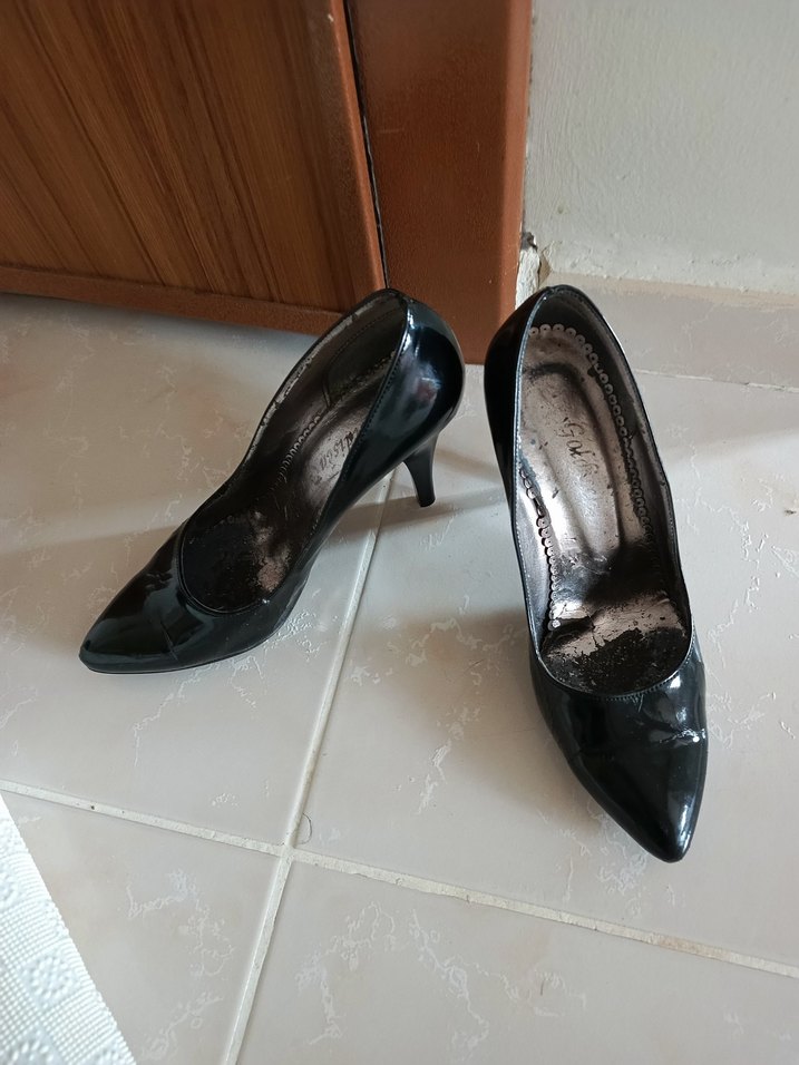 Siyah Parlak Rugan Stiletto Topuklu Kadın Ayakkabı - Görsel 4