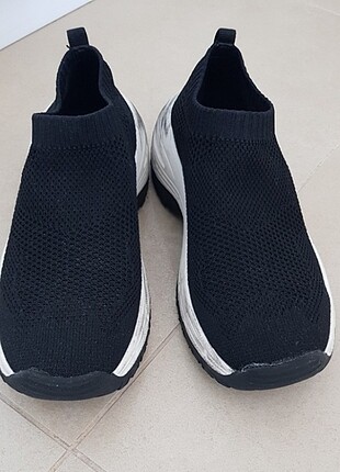 bershka siyah corap/triko spor ayakkabı