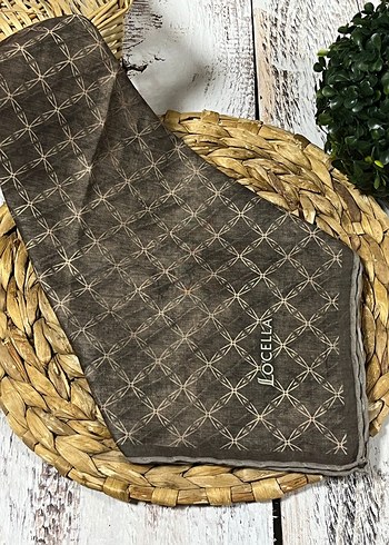 Locella Soft Eşarp 90x90 cm ölçülerindedir. - Görsel 10