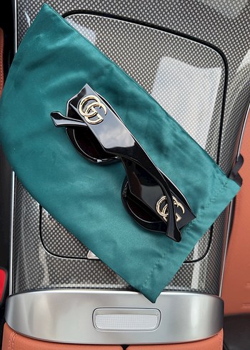 Gucci Siyah Parlak Cat-Eye Kadın Güneş Gözlüğü - Görsel 3