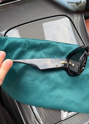  Beden Gucci Siyah Parlak Cat-Eye Kadın Güneş Gözlüğü