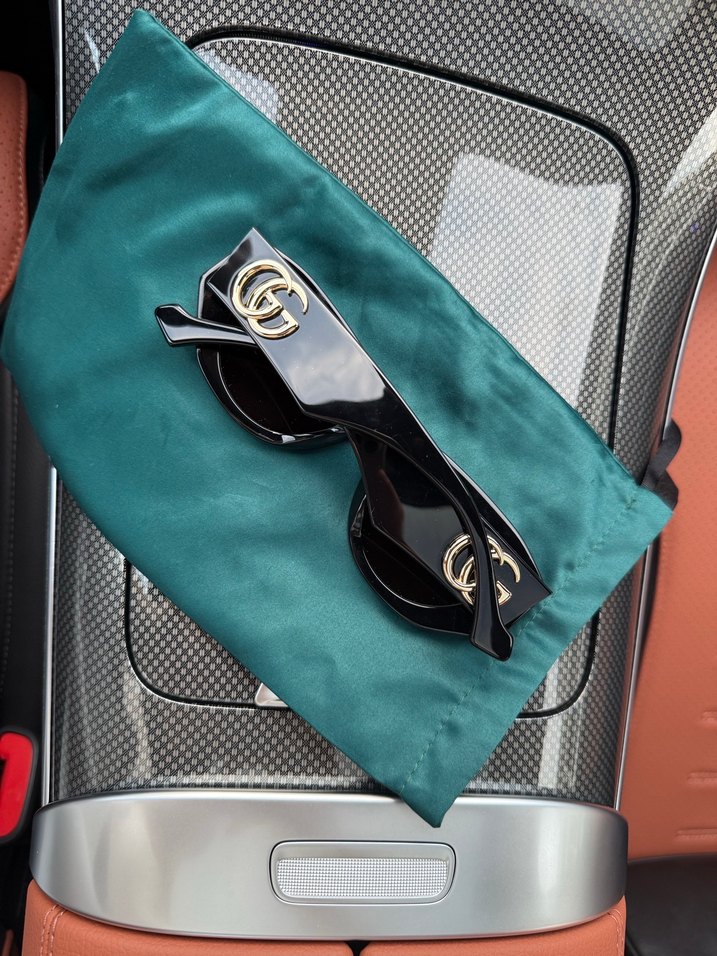 Gucci Siyah Parlak Cat-Eye Kadın Güneş Gözlüğü - Görsel 3