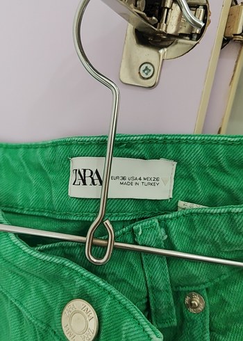 Kadın Parlak Yeşil Kemerli Pantolon - Görsel 2