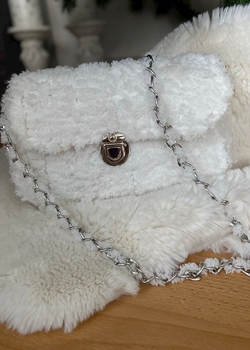 Beyaz Kürklü Kadın Omuz Çantası - Görsel 4