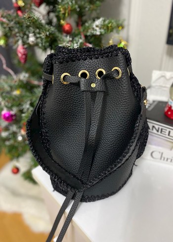 Siyah Deri Fırfırlı Nakışlı Kadın Çanta - Görsel 2