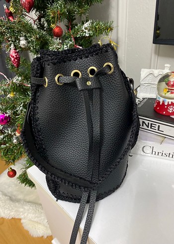 Siyah Deri Fırfırlı Nakışlı Kadın Çanta - Görsel 3